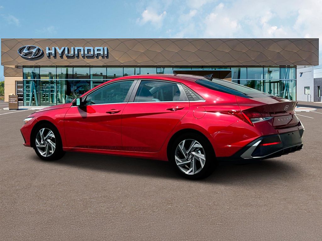 2025 Hyundai Elantra Limited photo 4