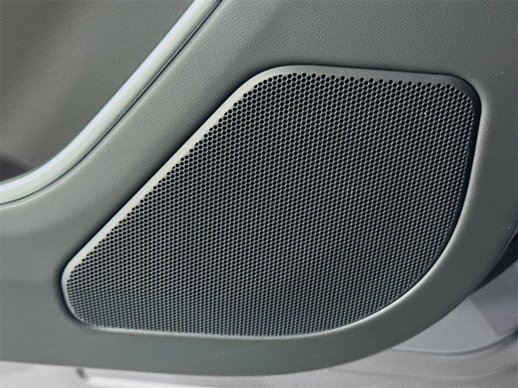 2025 Land Rover Range Rover SE photo 17