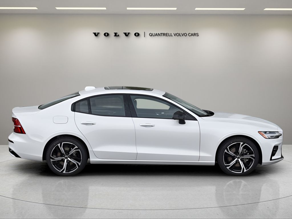 2024 Volvo S60 B5 Core photo 2