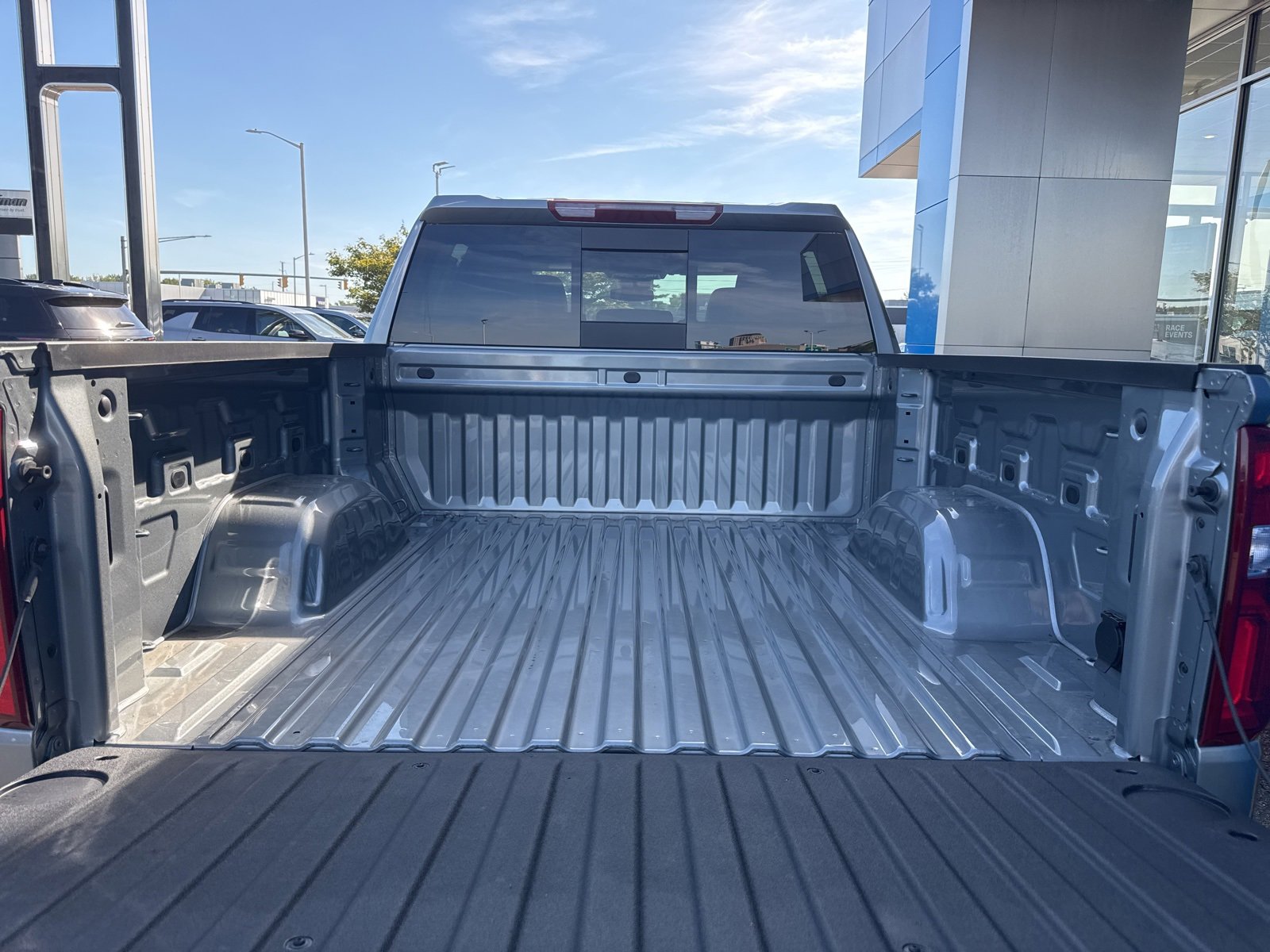 2025 Chevrolet Silverado 1500 RST photo 9