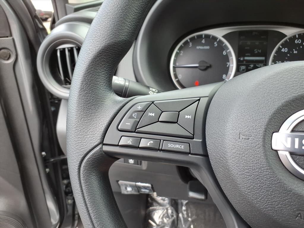 2025 Nissan Kicks Play S photo 14