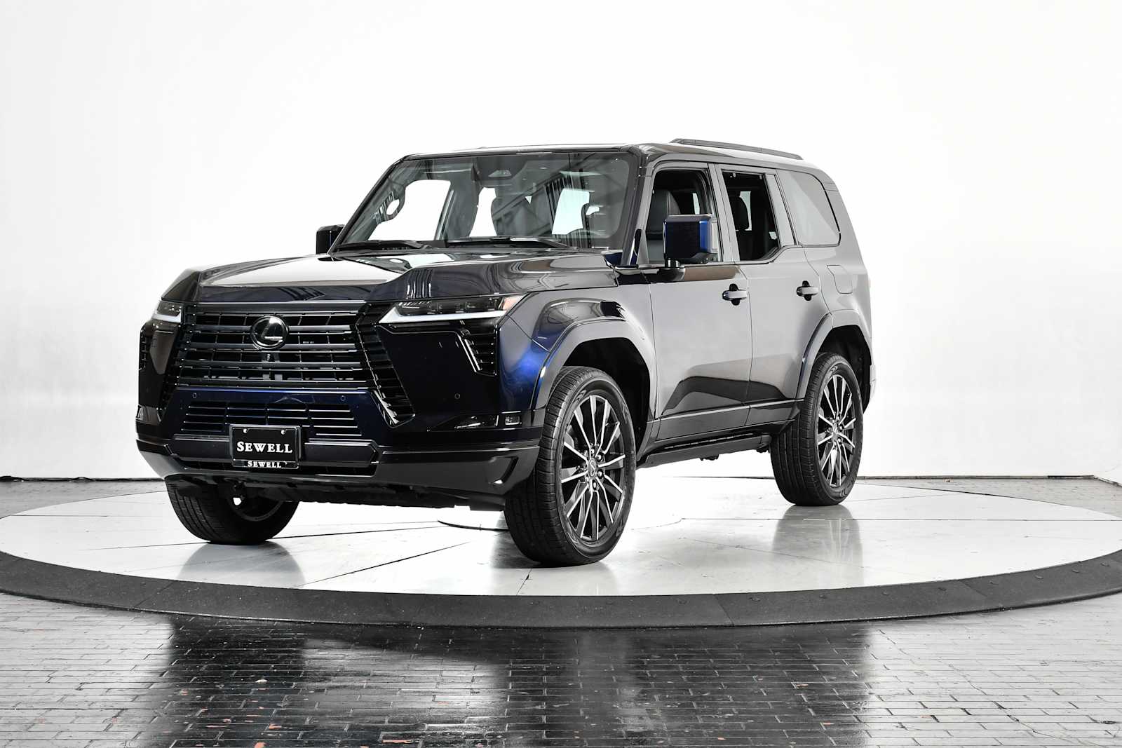2024 Lexus GX Luxury's photo
