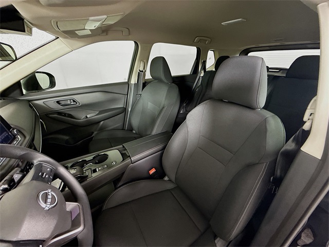 2025 Nissan Rogue S photo 4