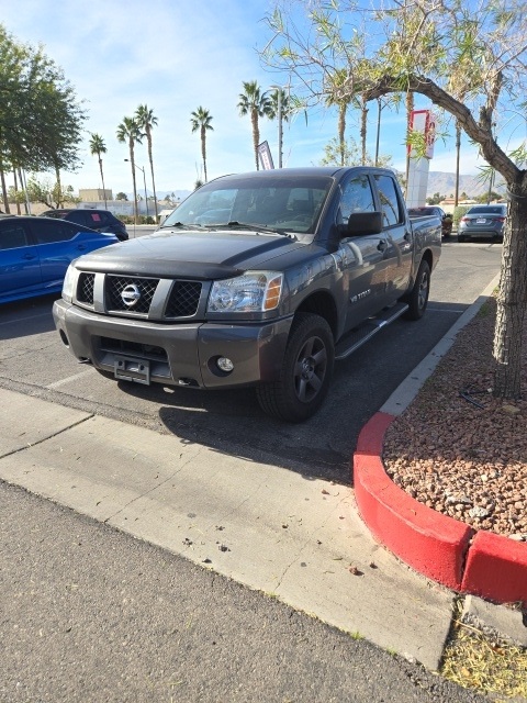 2006 Nissan Titan XE's photo