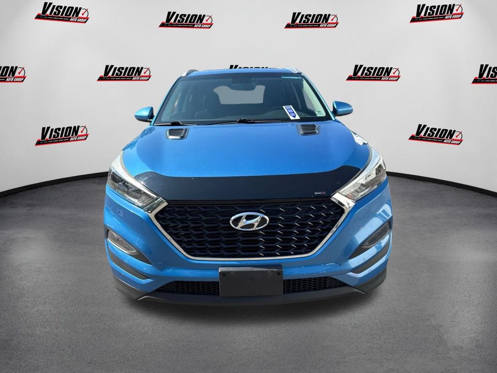 2016 Hyundai Tucson SE photo 2