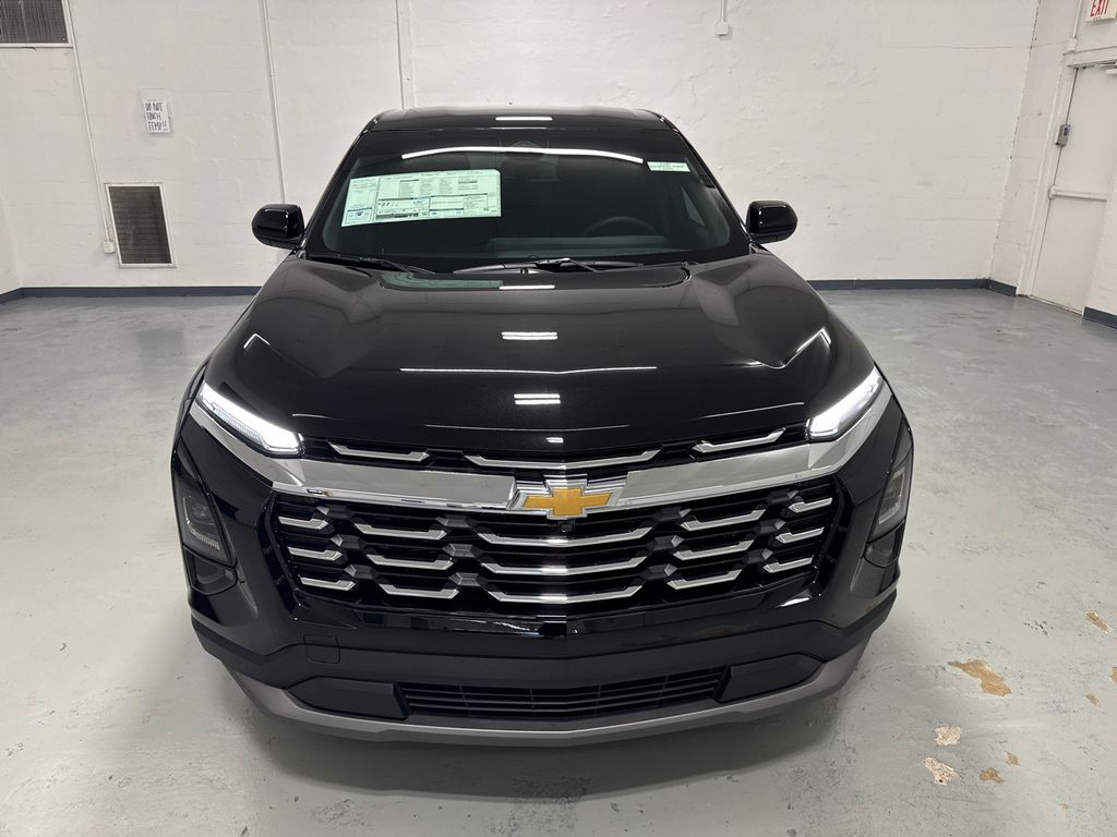 2026 Chevrolet Equinox LT photo 2