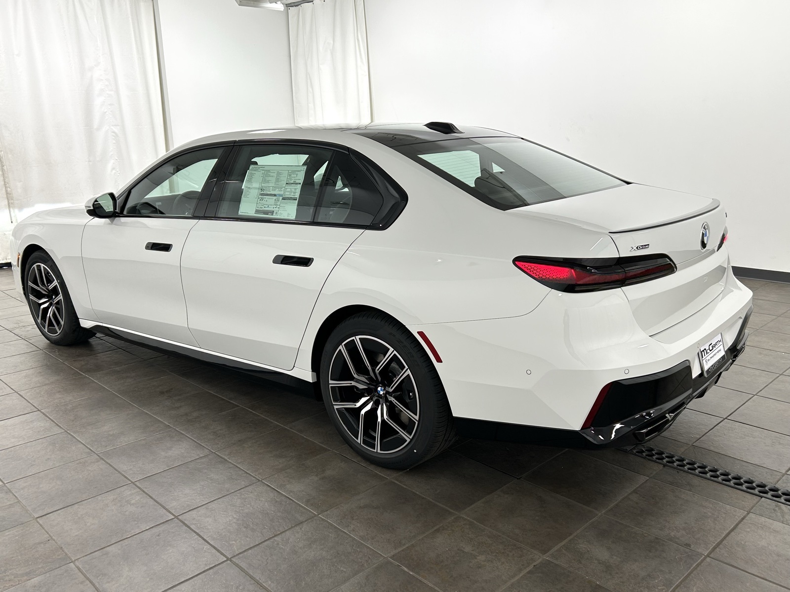 New 2025 White BMW 760i xDrive image 3