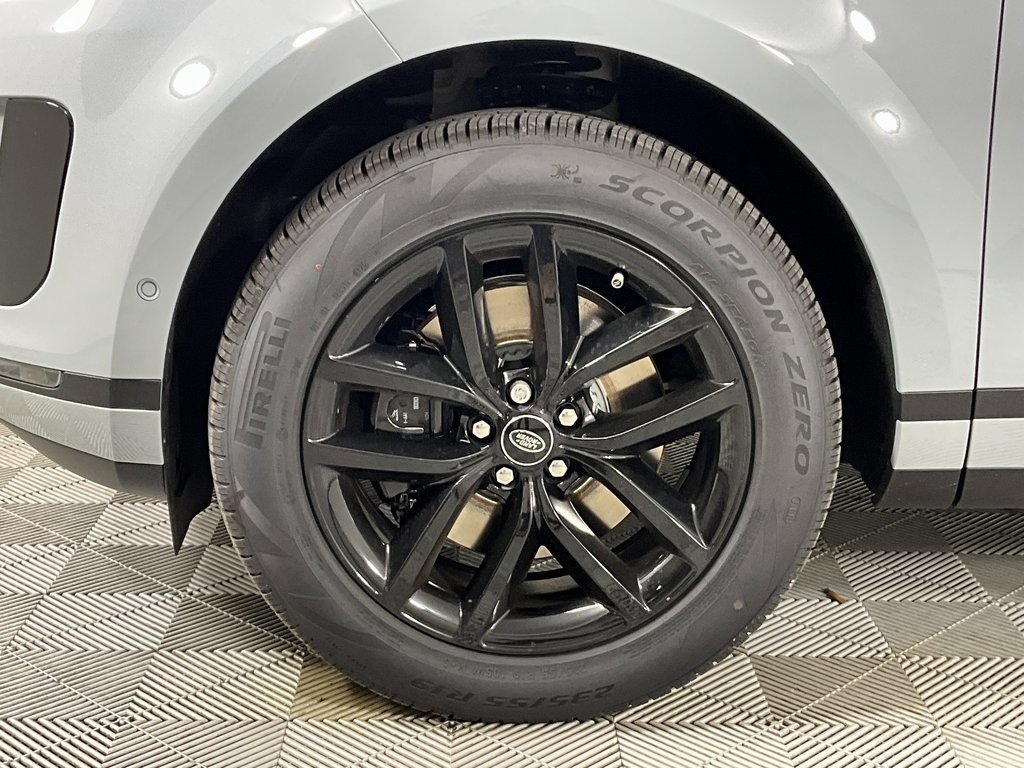 2026 Land Rover Range Rover Evoque S photo 8