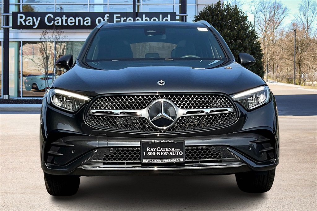 2025 Mercedes Benz GLC 300 4MATIC photo 3