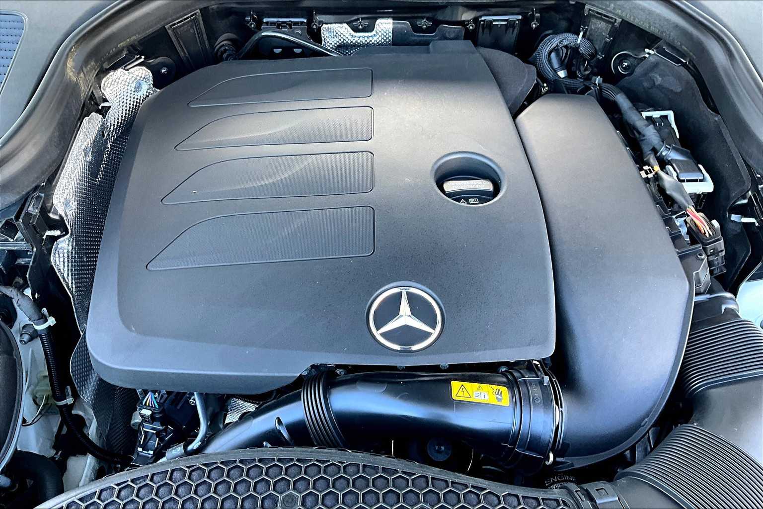 2022 Mercedes Benz GLC 300 photo 31