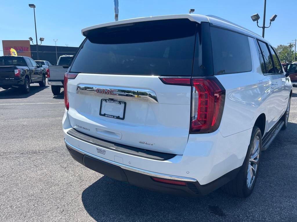 2023 Gmc Yukon XL SLT photo 4