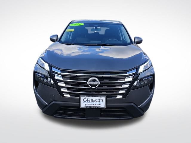 2024 Nissan Rogue SV photo 2