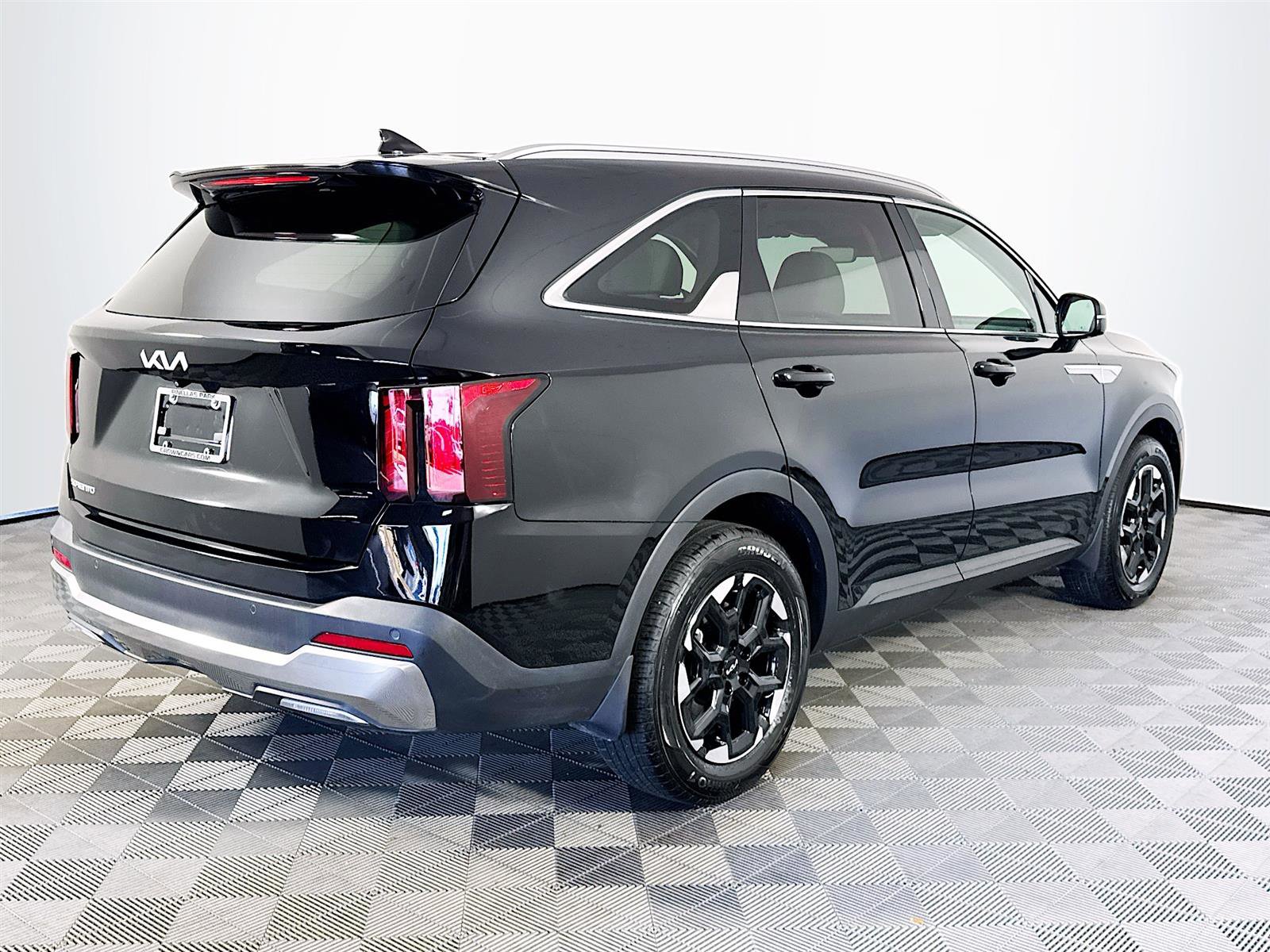 2025 Kia Sorento S photo 4