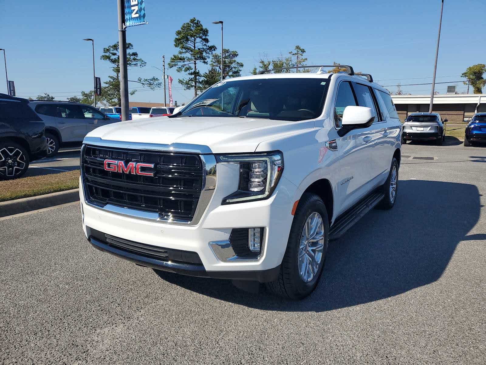 2024 GMC Yukon XL SLE's photo