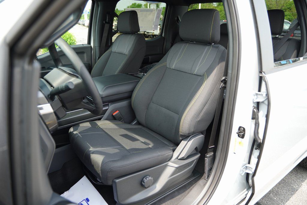 2025 Ford F-150 STX photo 10