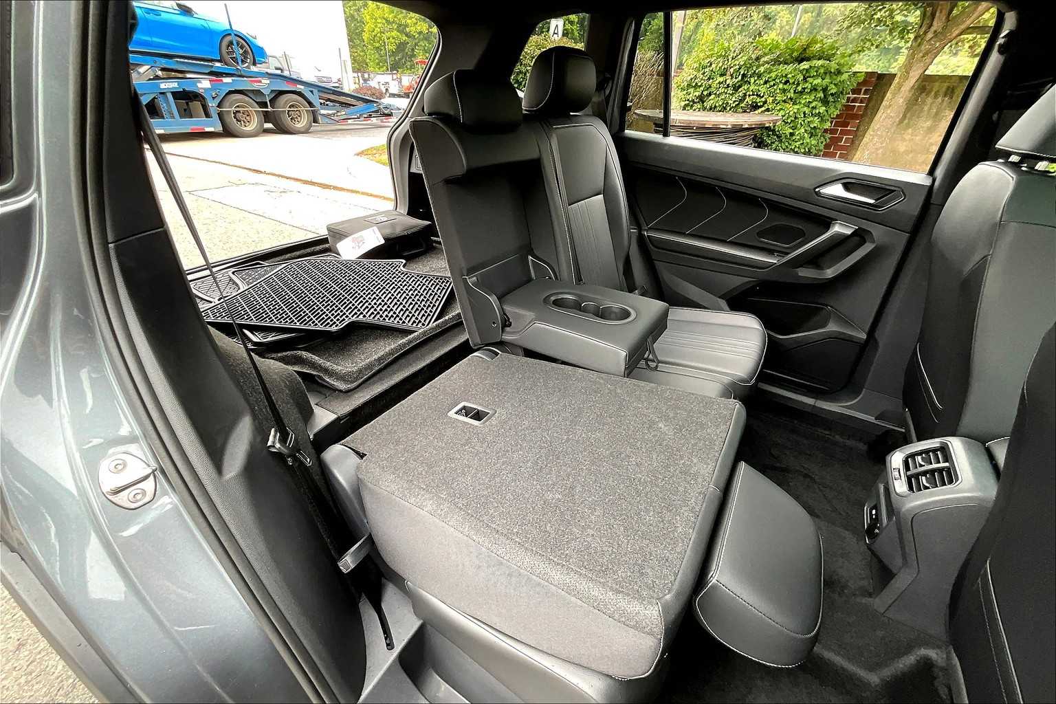 2024 Volkswagen Tiguan SE R-Line Black photo 17