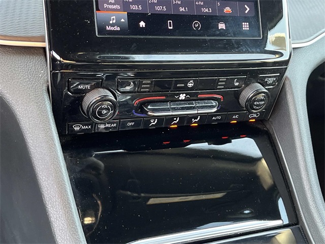 2024 Jeep Grand Cherokee Altitude photo 30