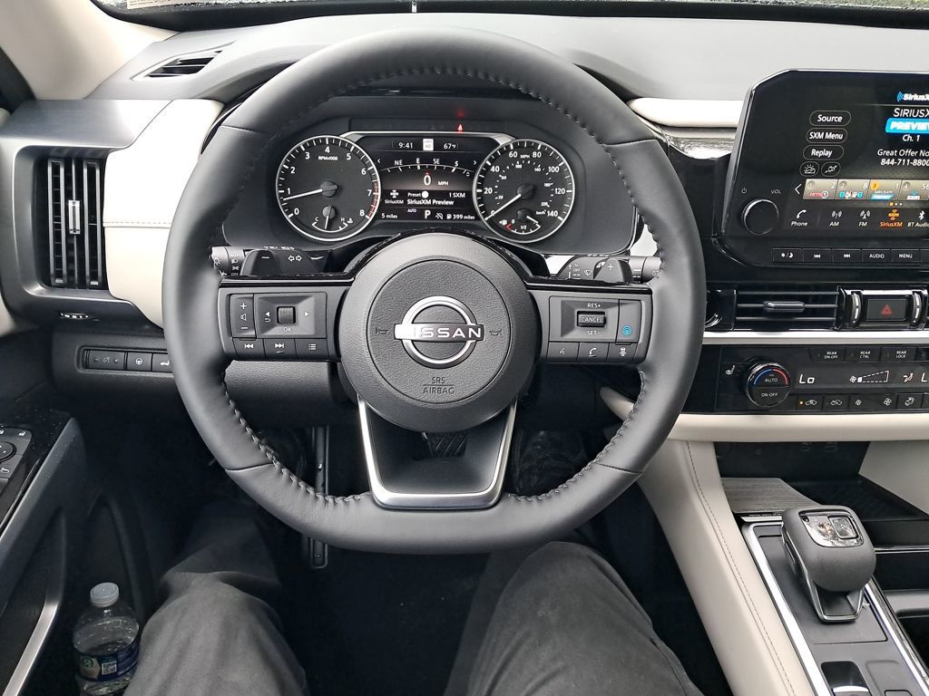 2025 Nissan Pathfinder SL photo 13
