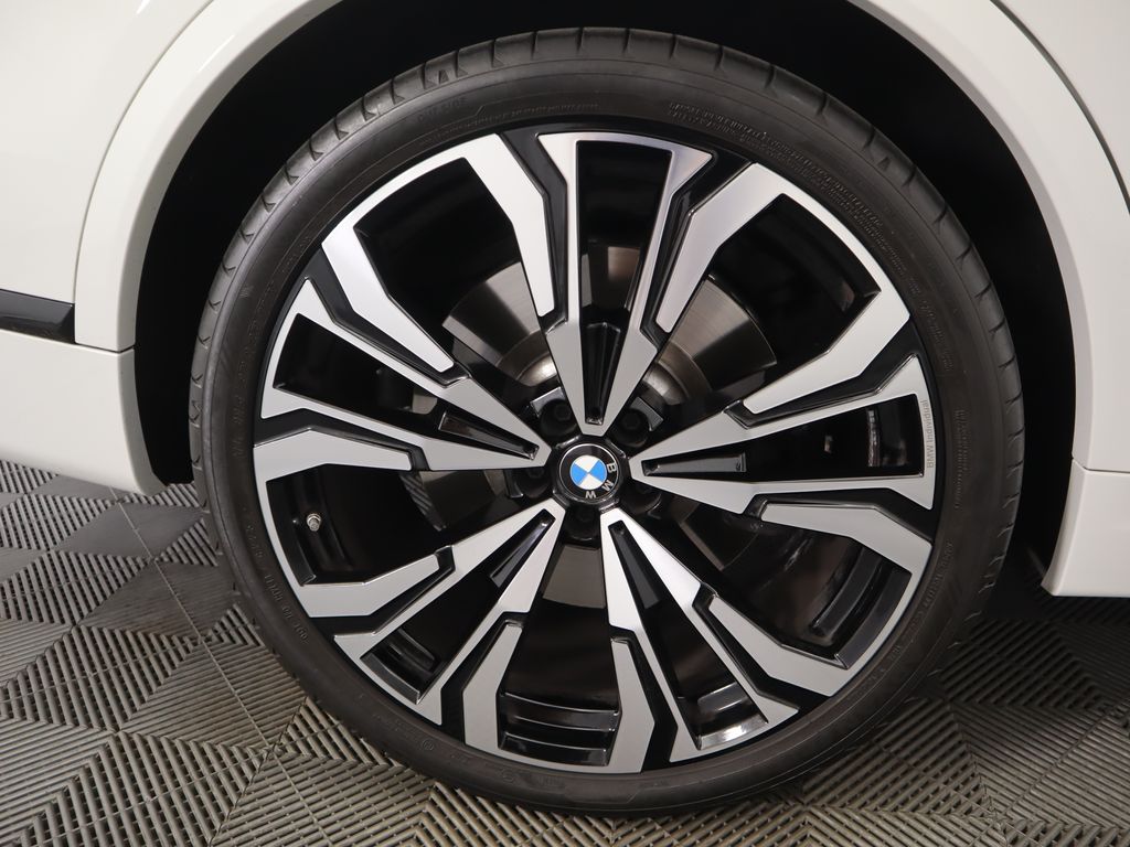 2025 Bmw X7 M60i photo 31