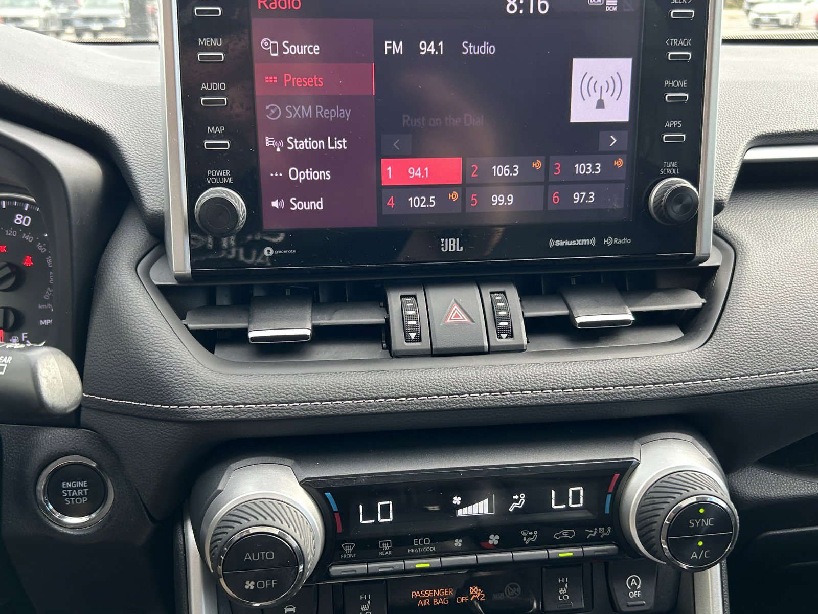 2022 Toyota RAV4 XLE Premium photo 31