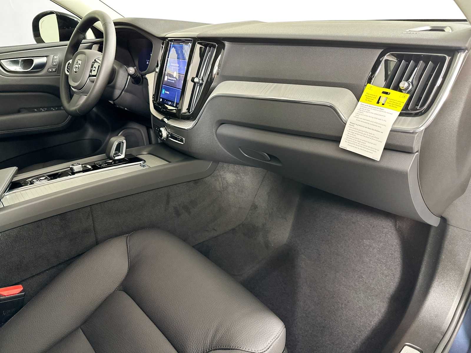 2025 Volvo XC60 T8 Plus photo 26