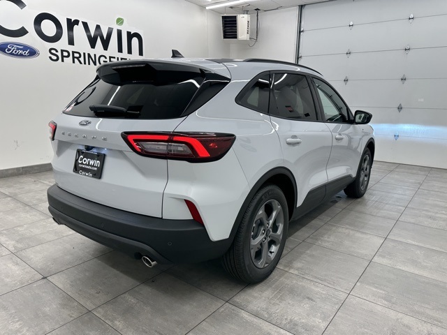 2025 Ford Escape ST-Line photo 3