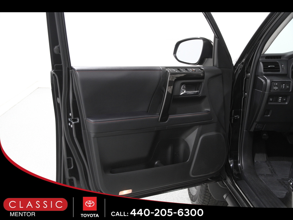 2022 Toyota 4Runner TRD Off-Road Premium photo 4