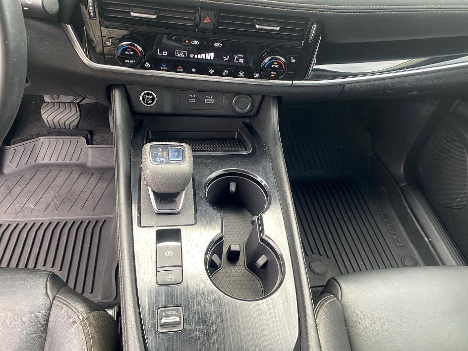 2022 Nissan Rogue SL photo 12