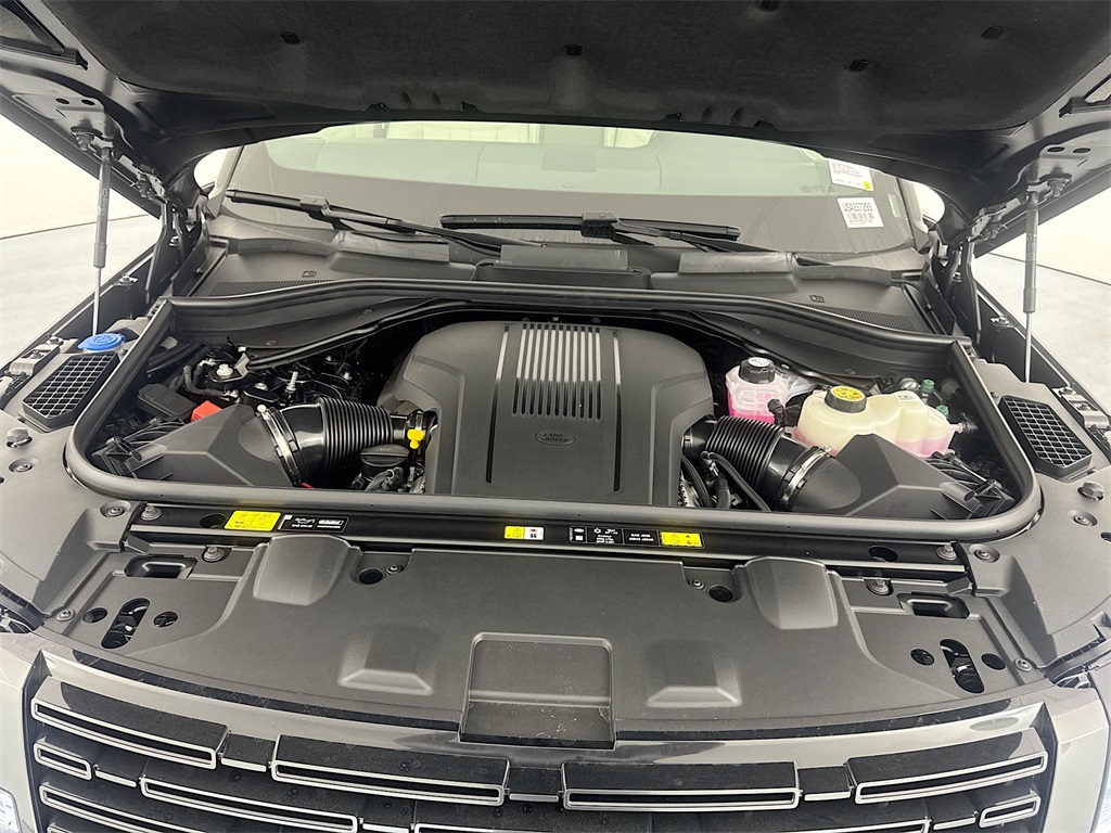 2025 Land Rover Range Rover SE photo 27