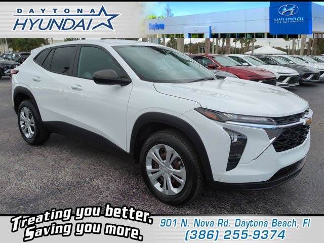 2024 Chevrolet Trax LS's photo