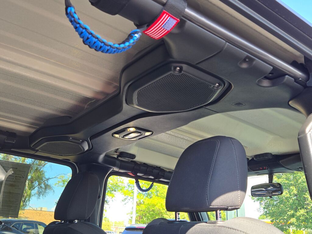 2022 Jeep Gladiator Altitude photo 11