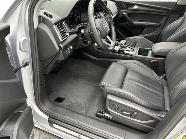 2023 Audi Q5 55 Prestige Premium photo 3