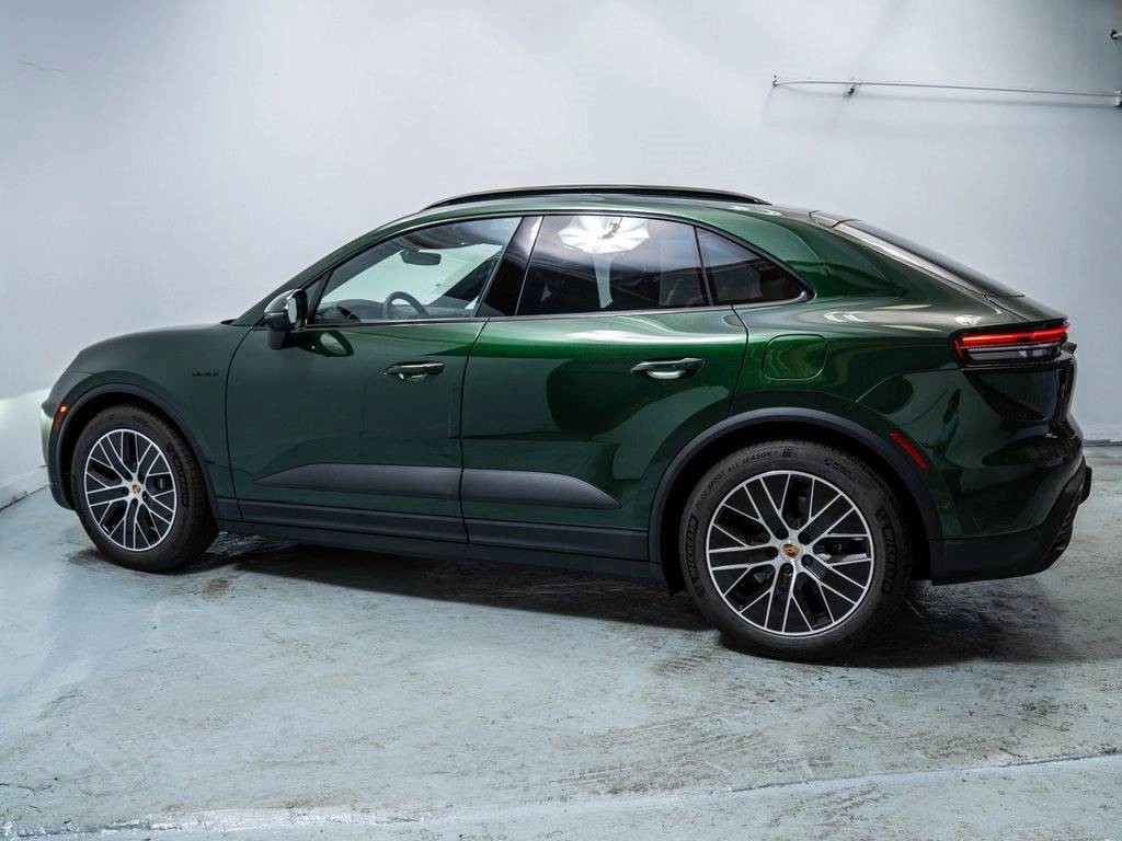 2025 Porsche Macan Electric photo 2