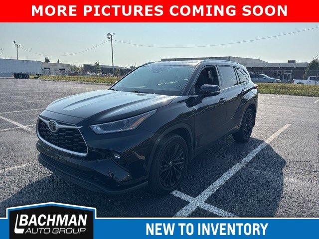 2021 Toyota Highlander XLE photo 3