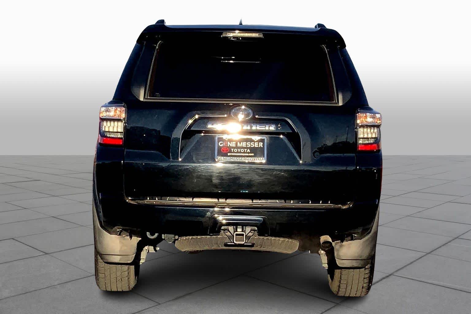 2022 Toyota 4Runner SR5 Premium photo 3