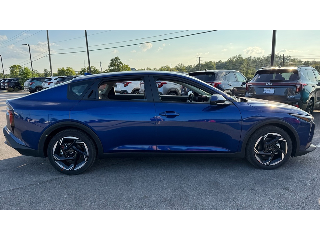 2025 Kia K4 EX photo 3