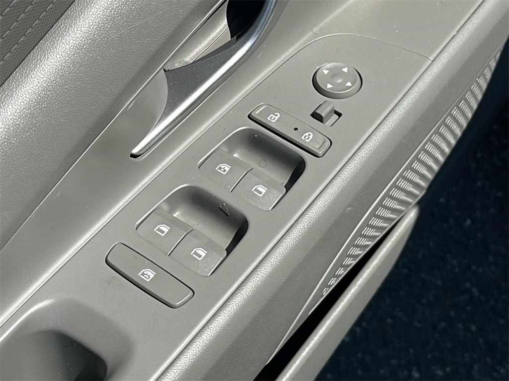 2023 Hyundai Elantra SEL photo 24