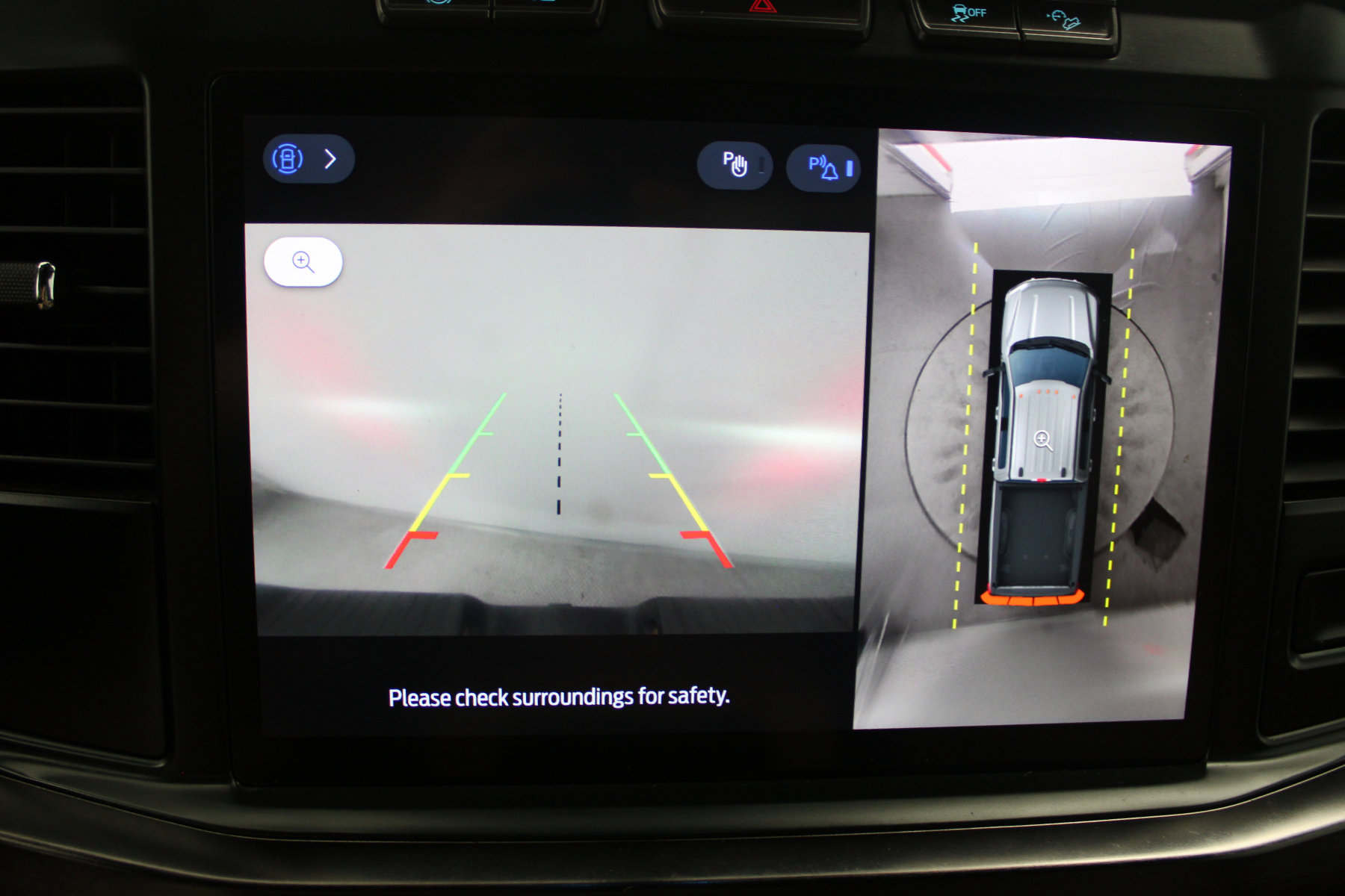 2023 Ford F-250 Lariat photo 3