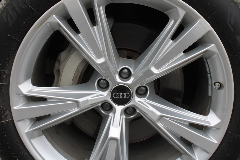 2023 Audi Q8 Premium 55 photo 16