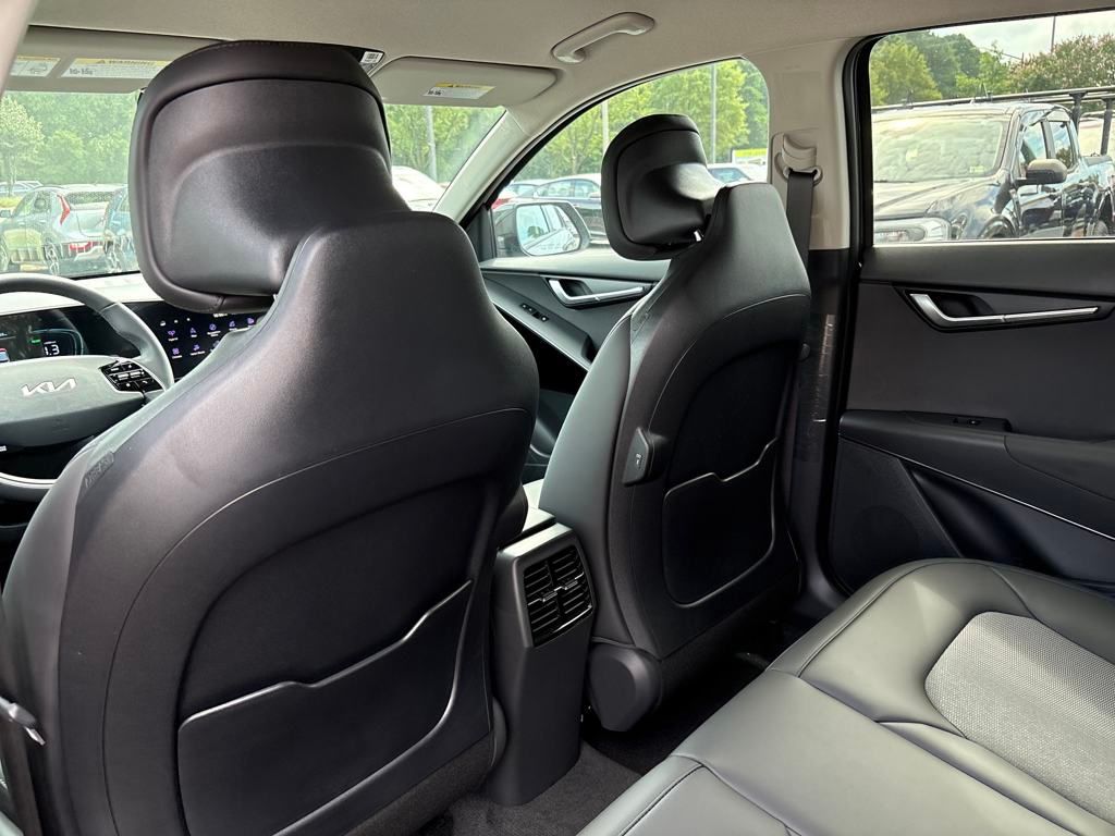 2025 Kia Niro EX photo 22