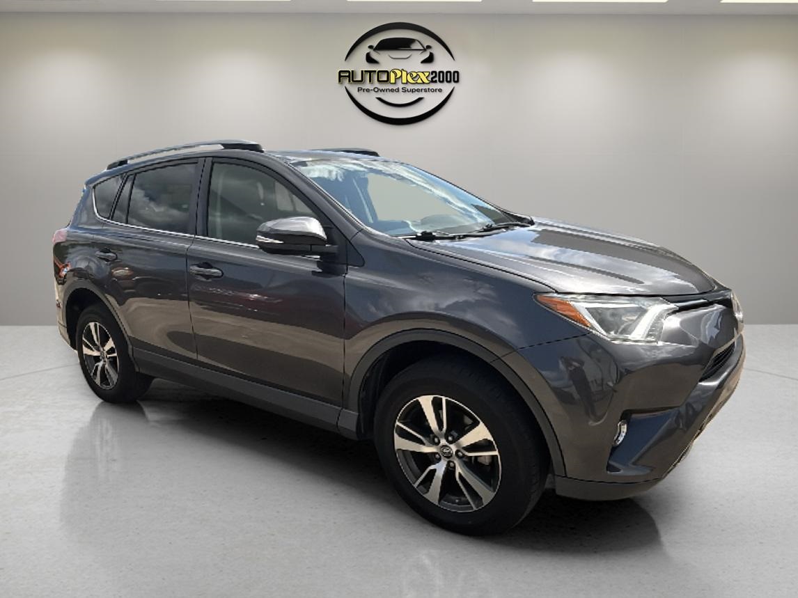 2017 Toyota RAV4 XLE photo 2