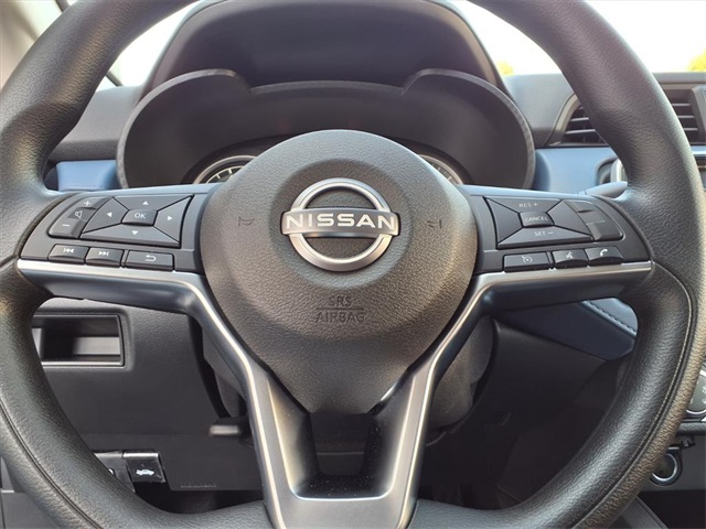 2025 Nissan Versa SV photo 19