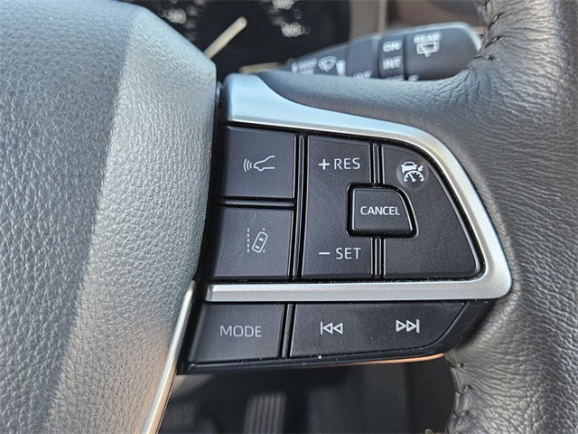 2025 Toyota Sienna XLE photo 27