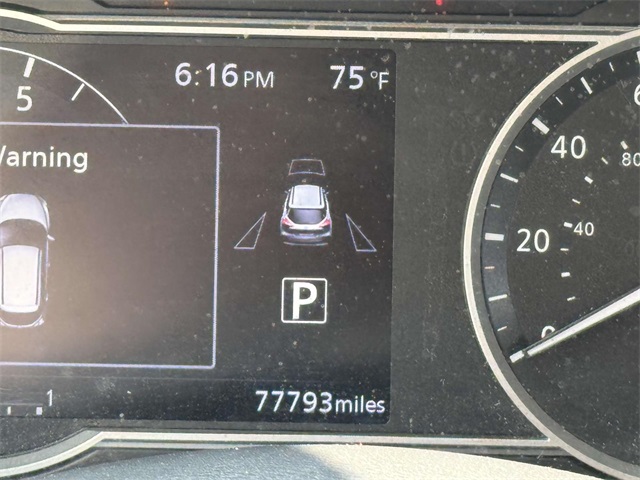 2019 Nissan Kicks SR photo 24