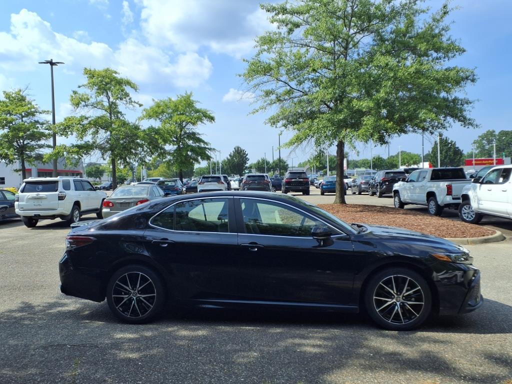 2023 Toyota Camry SE photo 4