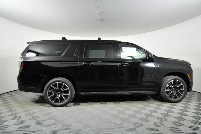 2025 Chevrolet Suburban RST photo 12