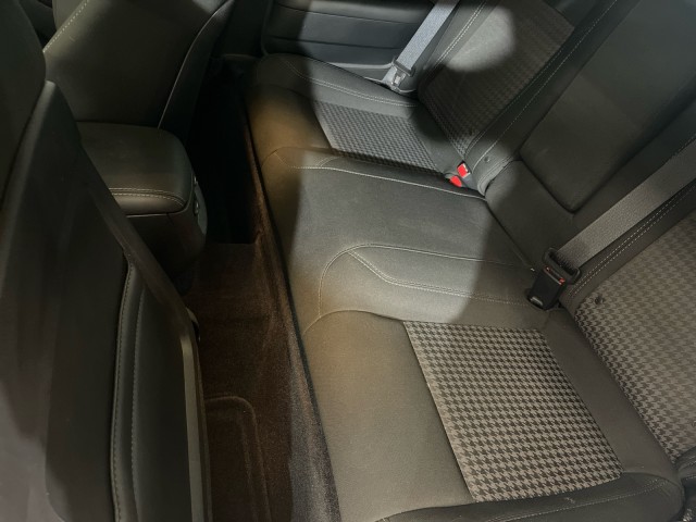2018 Dodge Challenger R/T photo 11