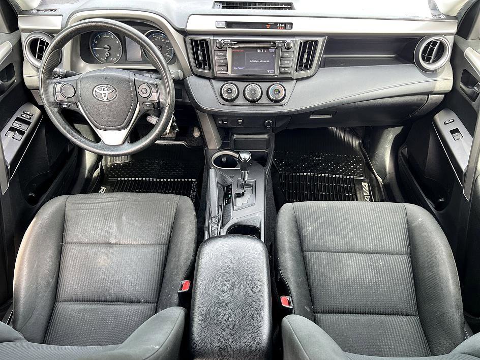 2018 Toyota RAV4 LE photo 16
