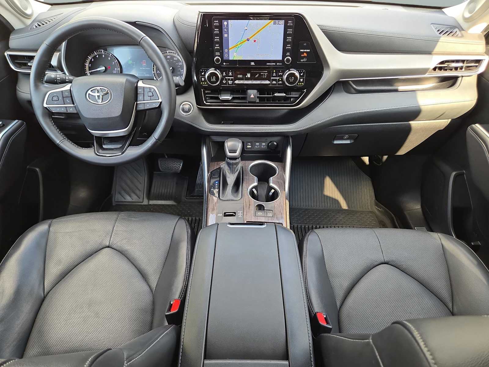 2022 Toyota Highlander Limited photo 17