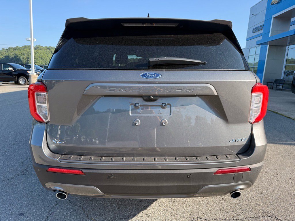 2024 Ford Explorer XLT photo 3